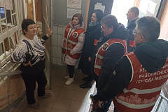 Разъяснительные беседы с дежурными по подъездам